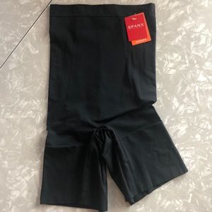 Spanx high waisted mid-thigh short- new with tags